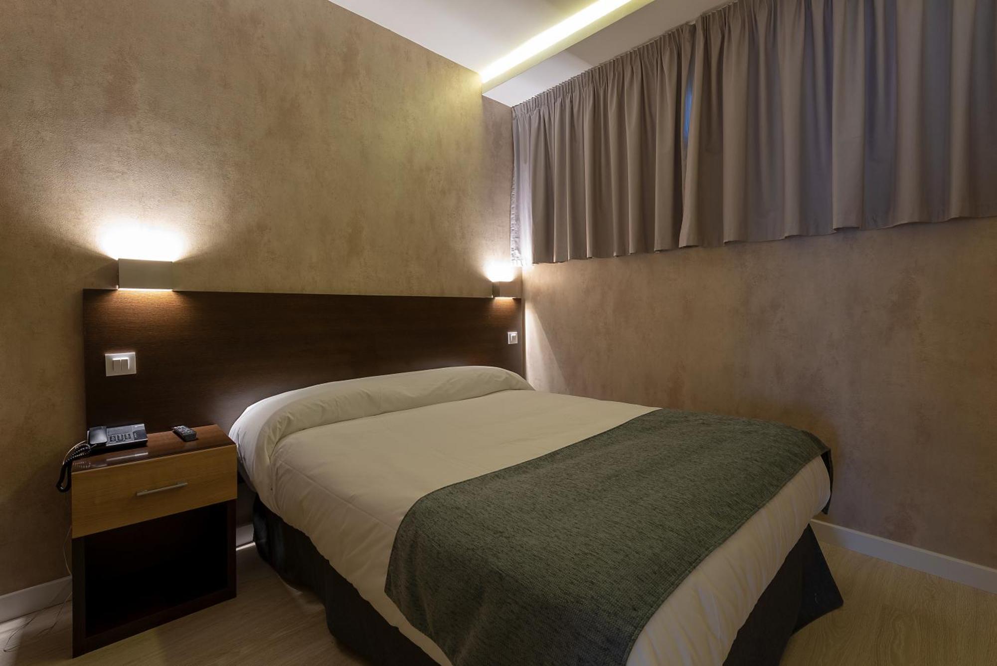 Apartamentos Recoletos Madrid Pokoj fotografie